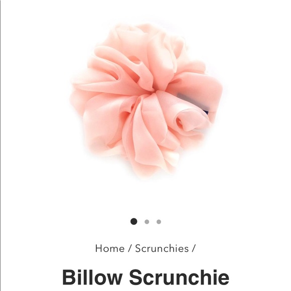 BNWT Kokoro Billow Oversized Peach Scrunchie - Picture 1 of 4